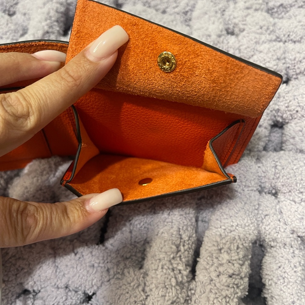 Gucci Bold Orange Leather Wallet - Picture 6 of 9